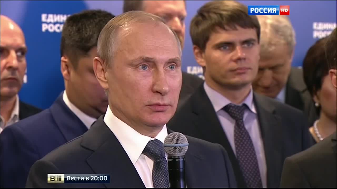 Путин призвал единороссов к культурным дебатам