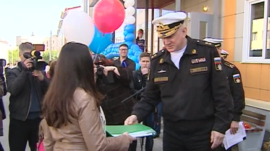 В Гаджиево офицерам-подводникам вручили ключи от квартир