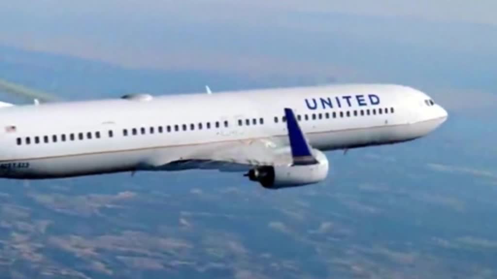 Пилот развернул самолет United Airlines из-за забытого им паспорта