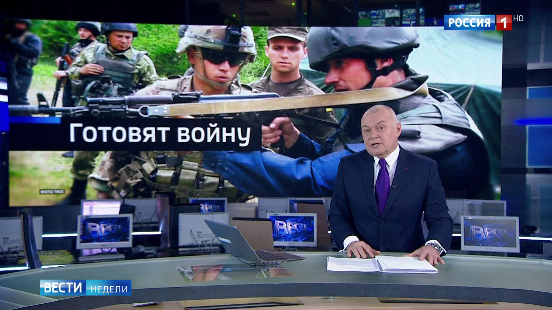 Киев готовит к войне армию и националистов