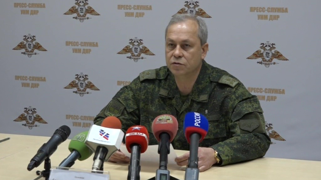 В Донбасс прибыл поезд, груженный бочками с ядовитыми веществами