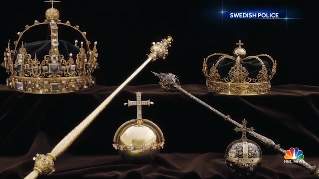 Шведская полиция нашла в мусорном баке две королевские короны и державу
