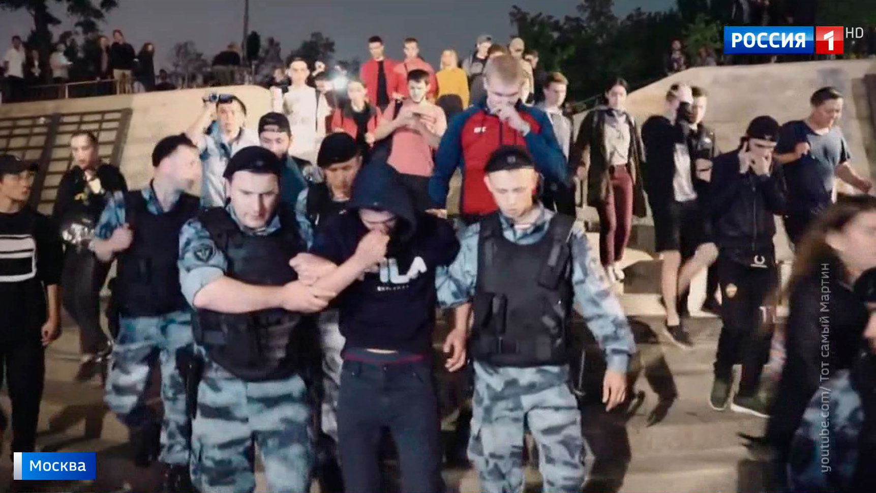 Рейд в Яме: в центре столицы задержали больше 10 человек