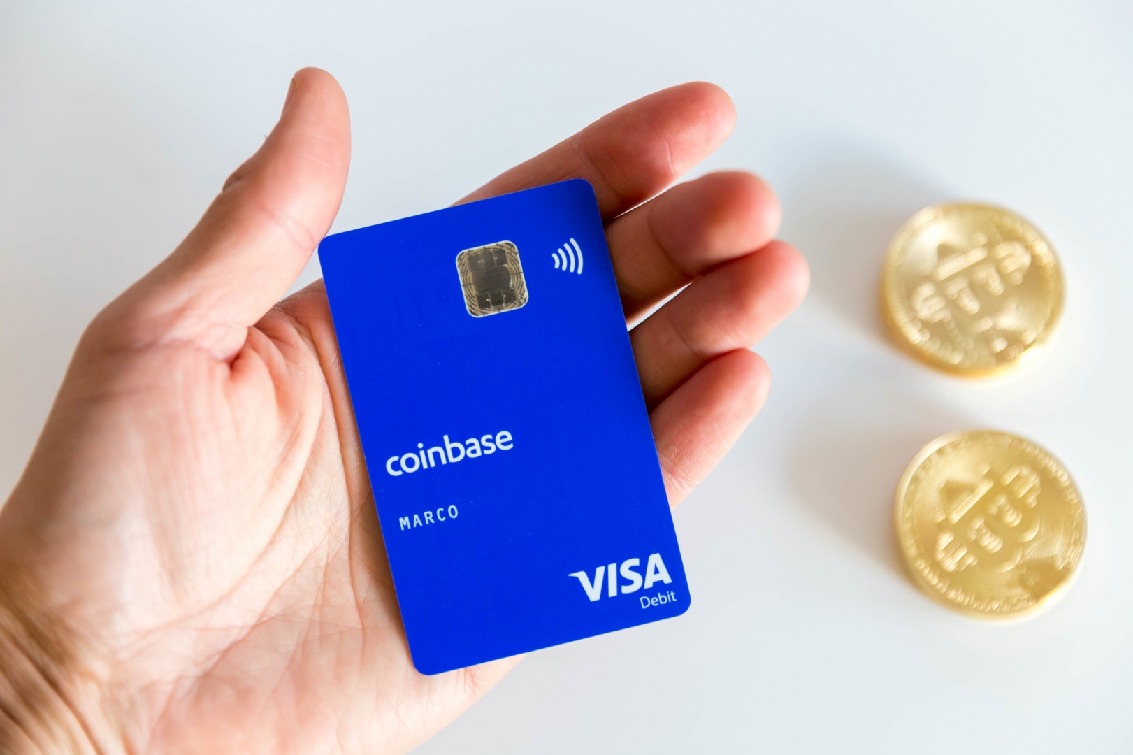 Visa разрешила Coinbase выпускать дебетовые биткоин-карты