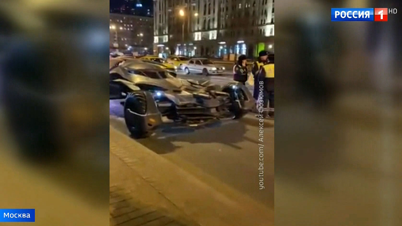 В Москве эвакуировали на штрафстоянку Бэтмобиль без номеров. Видео
