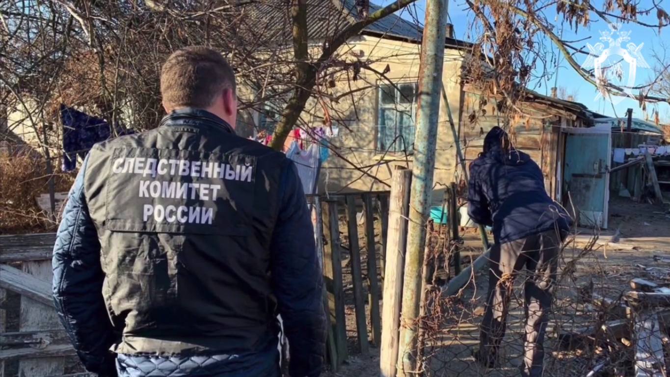 65 ножевых за замечание: глава семьи зарезал жену и тещу и ранил маленькую дочку