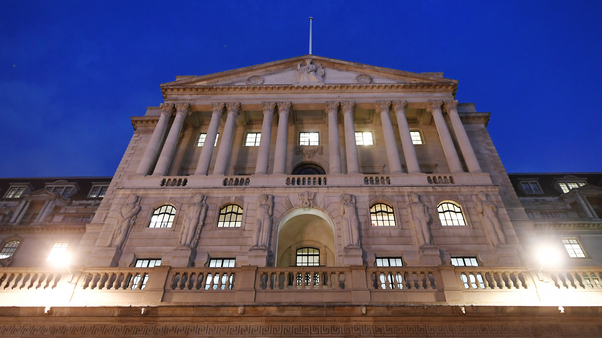 Банк Англии призывает банки ускорить отказ от LIBOR