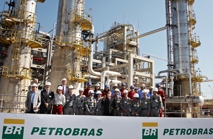 Petrobras не договорилась с "Акроном" о продаже двух активов в Бразилии. Повлияла ли на сделку отставка Моралеса?