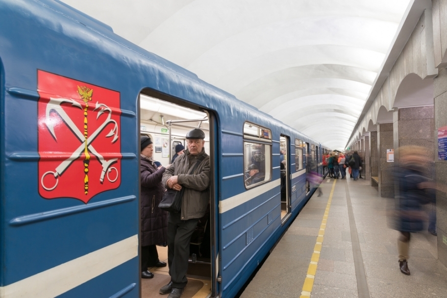 В Петербурге продлили опрос о переименовании метро "Новокрестовская" в "Зенит"