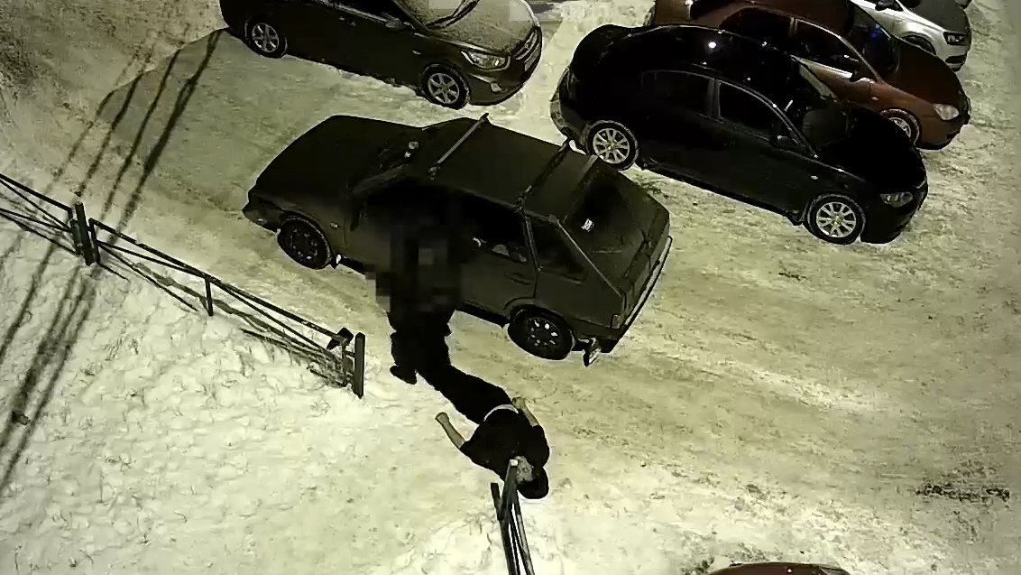 В Арзамасе водитель бросил скончавшегося пассажира у подъезда и уехал