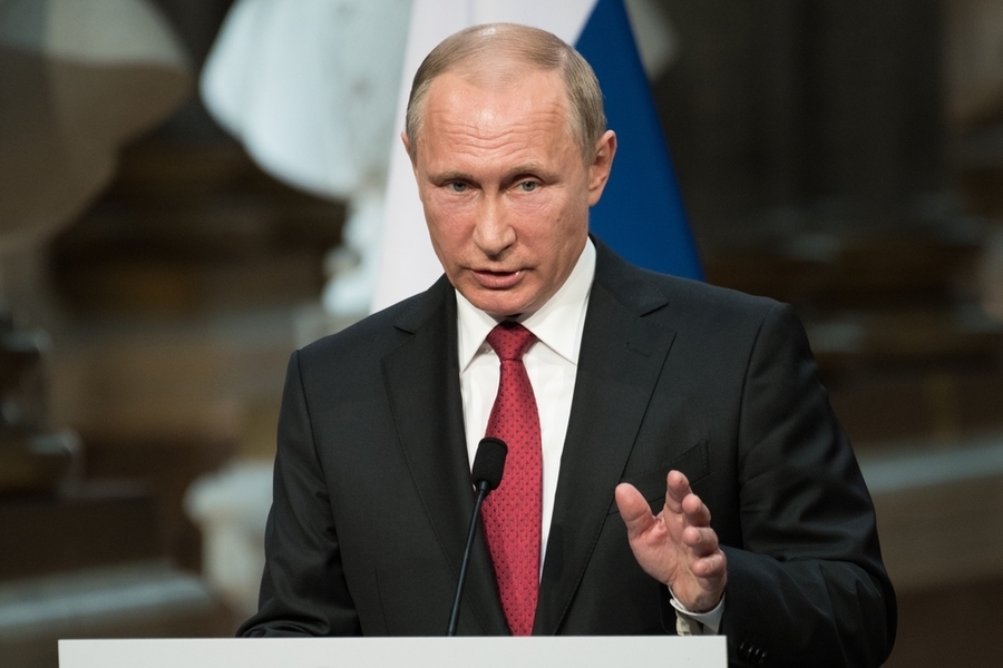 Путин поручил обеспечить медработников служебным жильем