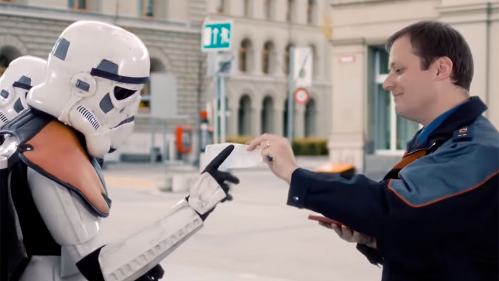 Star Wars в Швейцарии: полиция оштрафовала шаттл Империи за неправильную парковку
