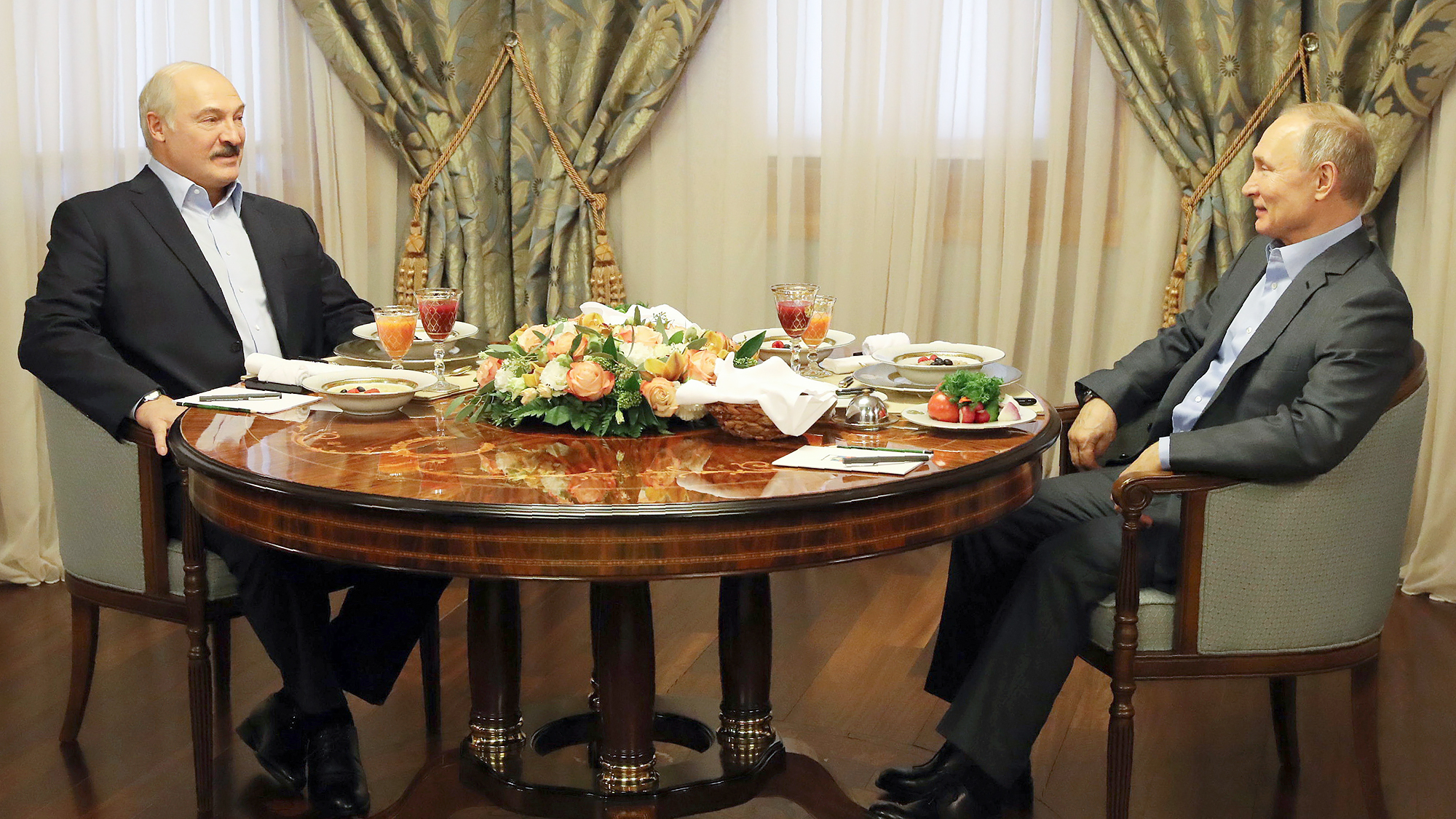 Путин рассказал о переговорах с Лукашенко