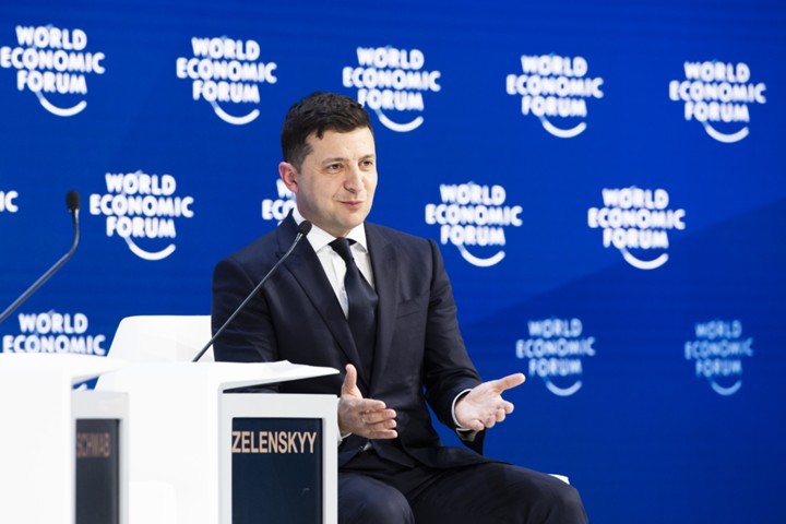 Зеленский попросил главу Давосского форума принять Украину в ЕС вместо Великобритании