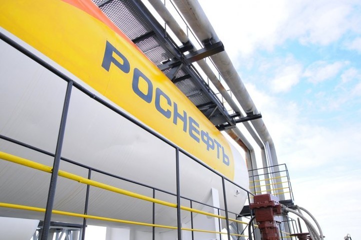 Сечин: сделка ОПЕК+ стала стратегической угрозой для нефтяной отрасли РФ