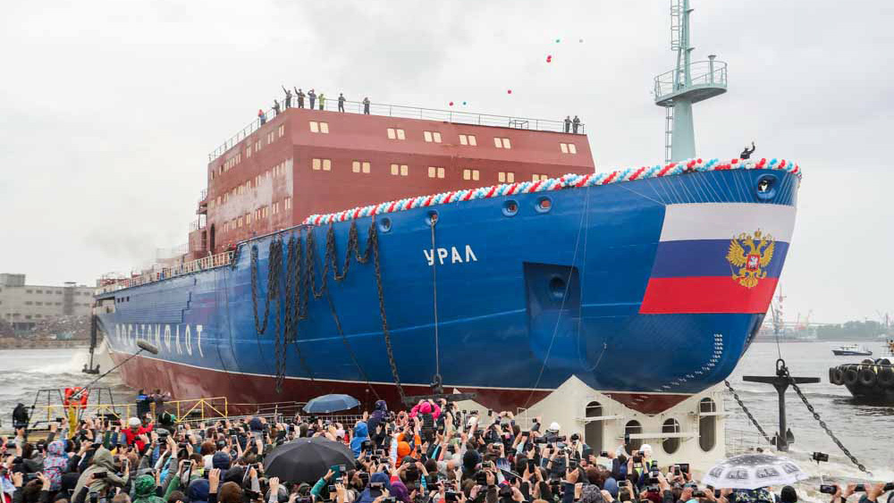 Второй серийный: атомный ледокол "Урал" спустили на воду