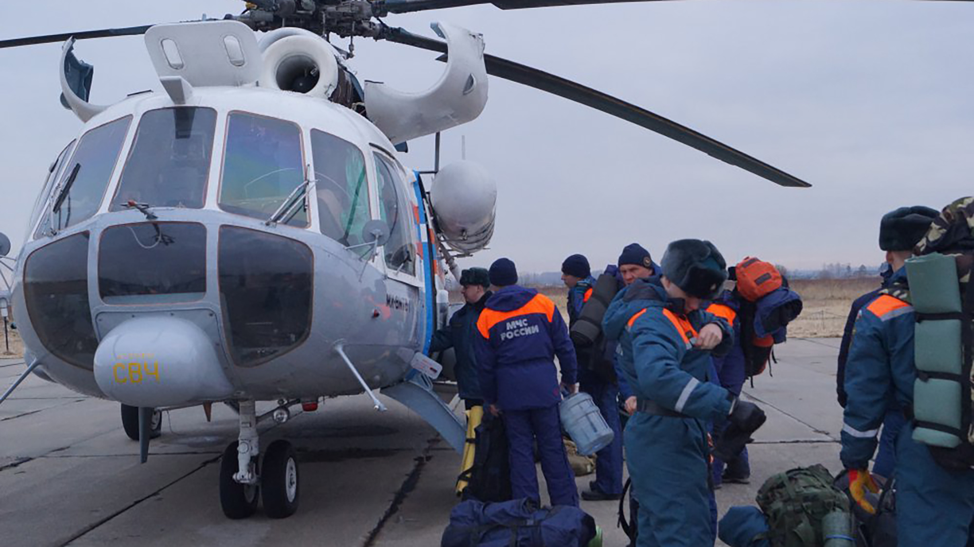 На Дальний Восток к реке Бурее доставлена группа спасателей