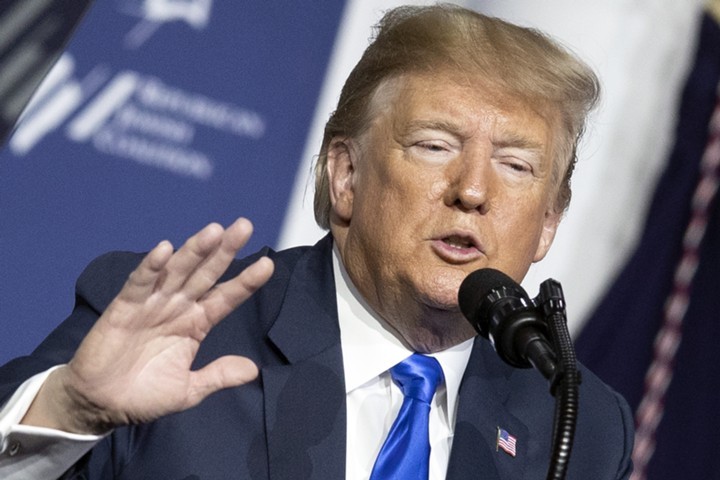 Трамп объявил о введении пошлин на товары из ЕС на $11 млрд