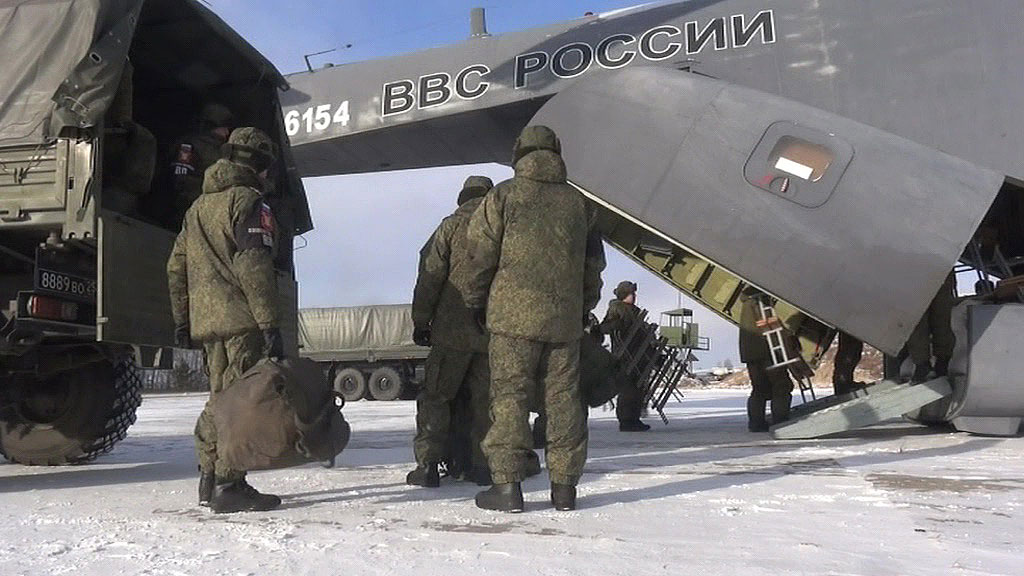На место схода оползня на Бурее направлены беспилотник "Орлан" и снегоходы "Буран"