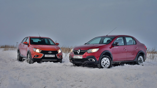 "Робот" или вариатор? Тест-драйв Lada Vesta Cross и Renault Logan Stepway City