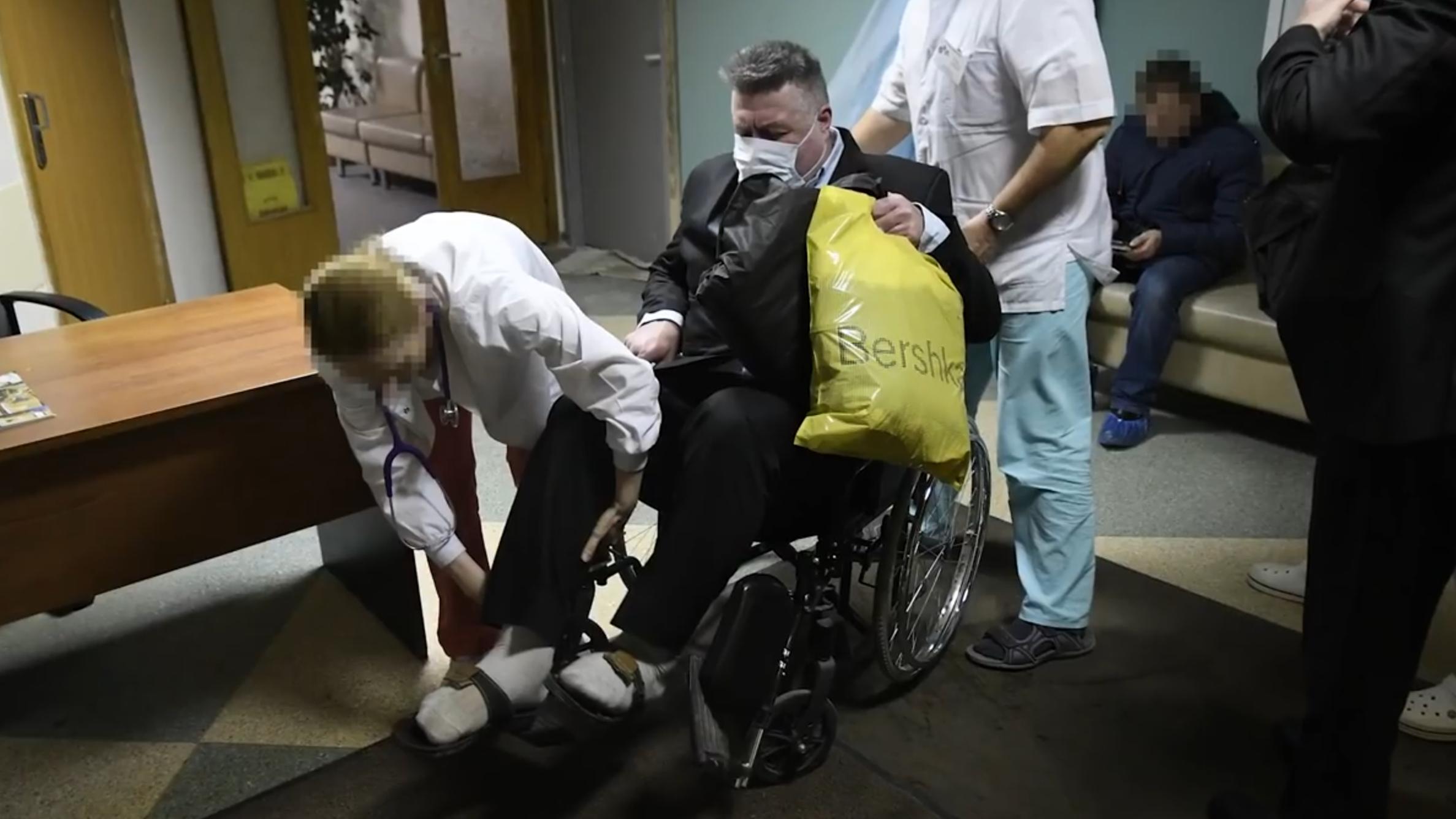 Молдавских летчиков доставили в Москву после трех лет плена в Афганистане