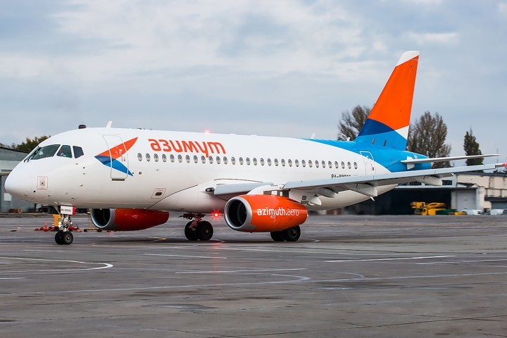 Авиакомпания "Азимут" изменила норму провоза ручной клади