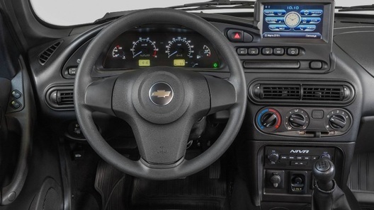 Вот что умеет медиасистема с планшетом на Chevrolet Niva!