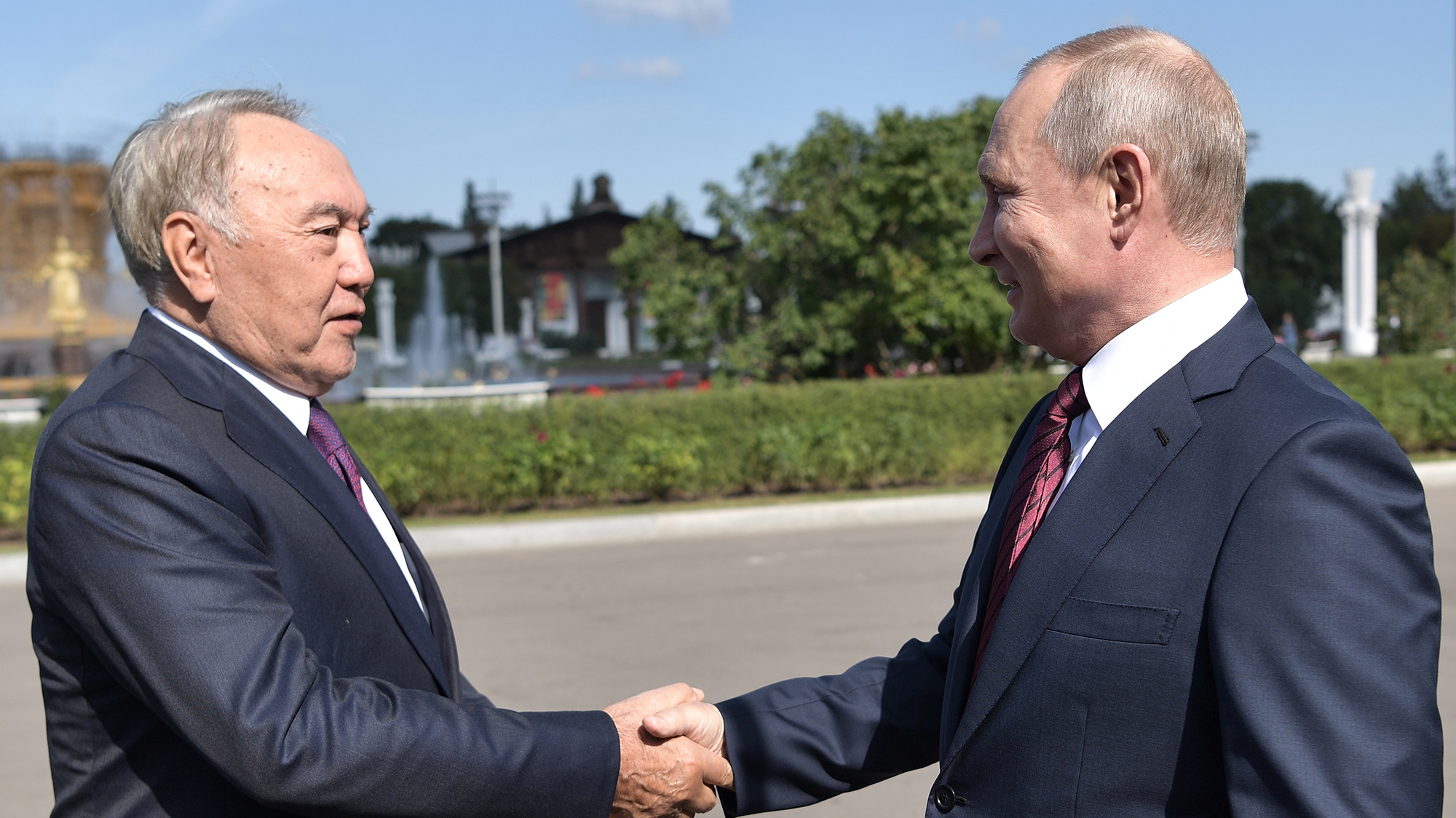 Путин и Назарбаев придумали название космического ракетного комплекса