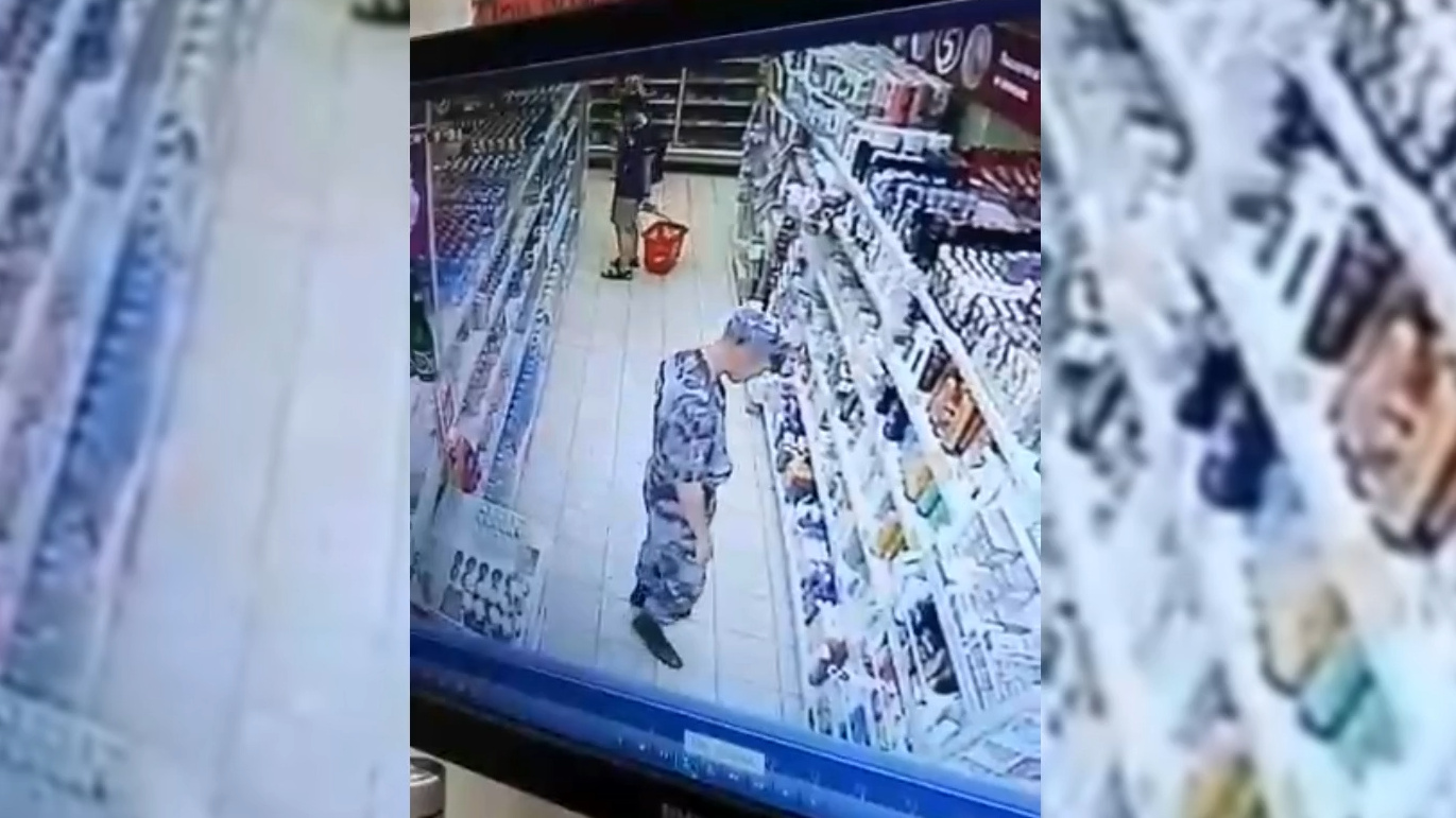 Бойцы Росгвардии попались на краже в сочинском супермаркете