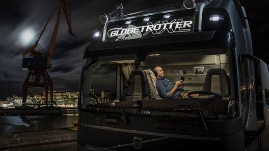 Экипажу супертягача Volvo FH16 XXL добавили 600 литров