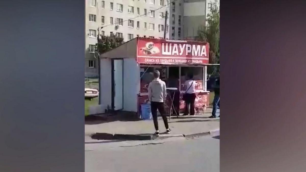 Покупатель открыл стрельбу в палатке с шаурмой в Рязани