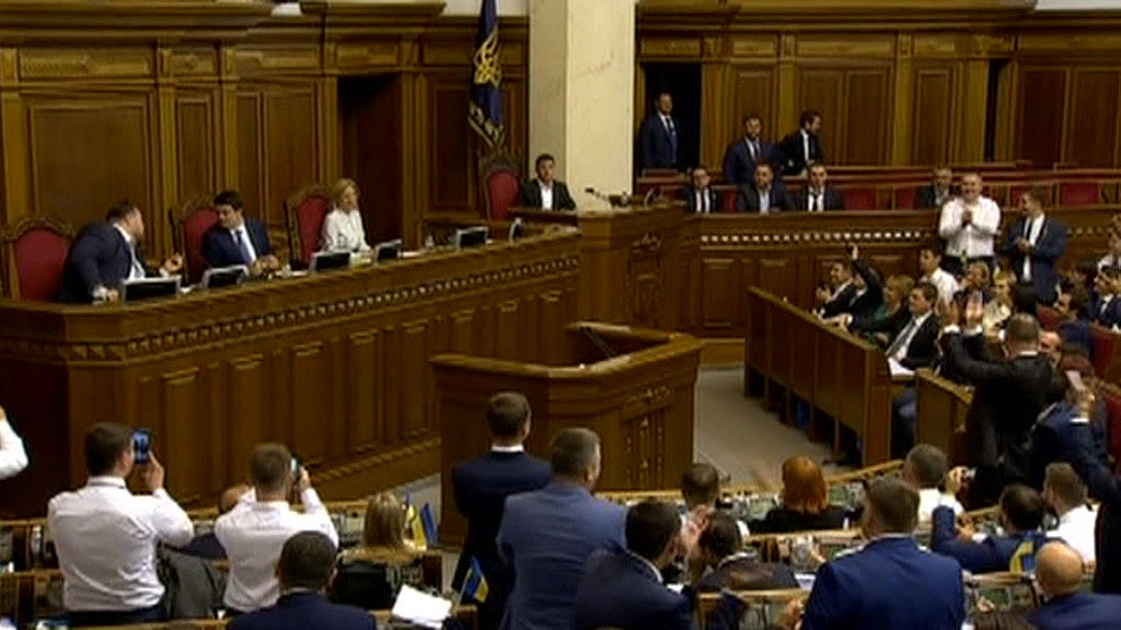 Верховная рада предварительно одобрила закон об отмене депутатской неприкосновенности