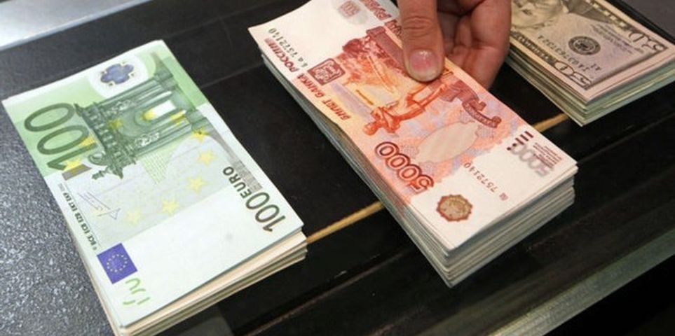 Российский центробанк купил для Минфина валюту на 12,9 млрд руб