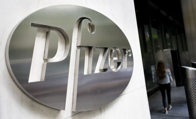 Агентство Fitch понизило рейтинг Pfizer до уровня "А"
