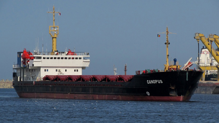 С судна в Керченском проливе эвакуирован украинский моряк