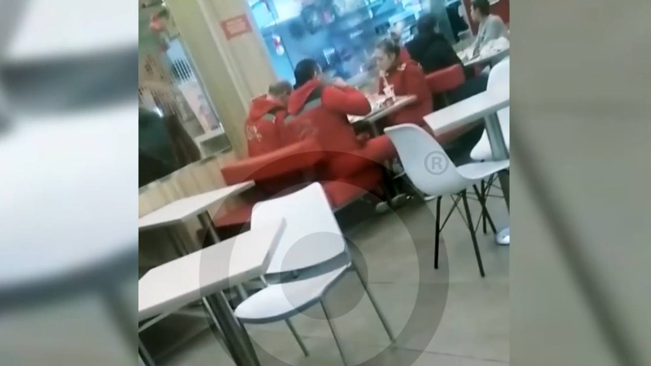 Подмосковные врачи сделали заказ в KFC вместо помощи мужчине без сознания