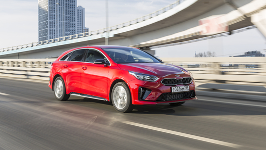 Kia начала продавать в России свой самый красивый универсал