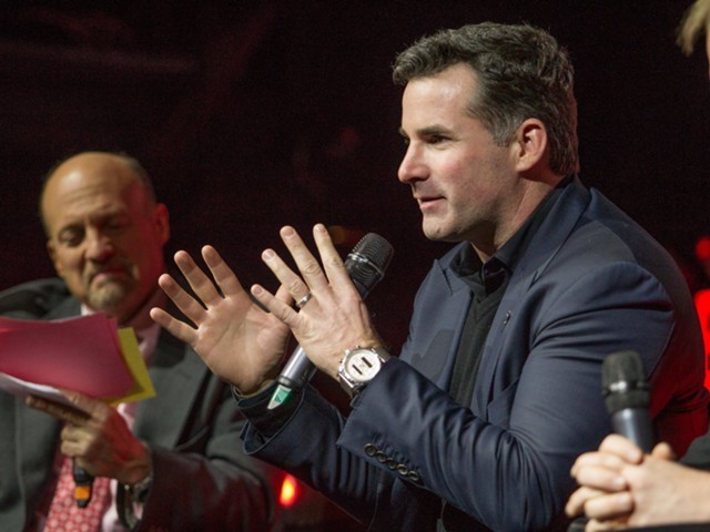 Глава Under Armour объявил о внезапной отставке