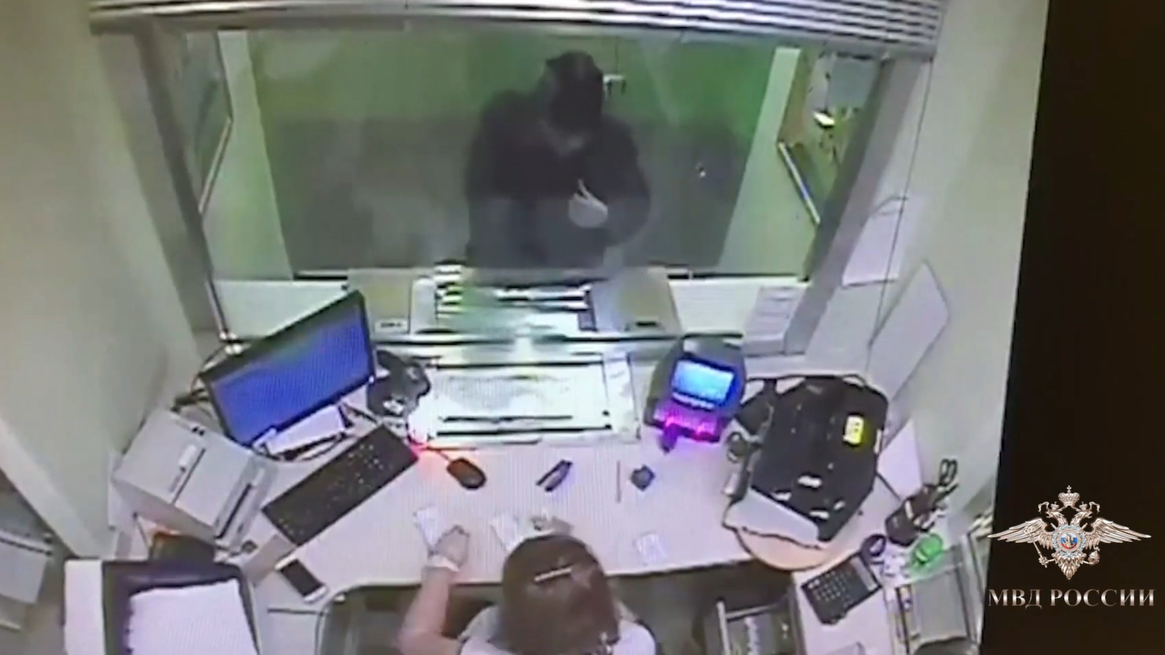Москвич попытался ограбить банк с помощью батарейки
