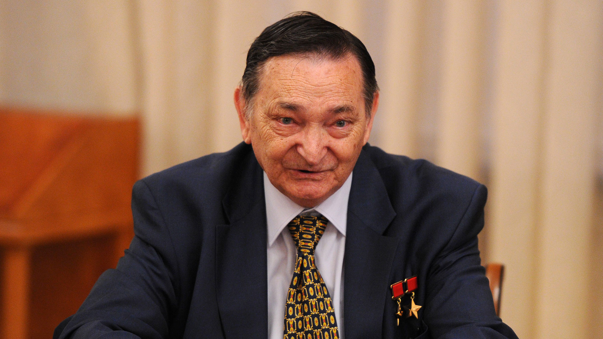 Скончался дважды Герой Советского Союза космонавт Быковский