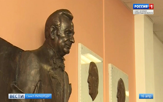 Памятник выдающемуся физику Жоресу Алферову открыли в Петербурге