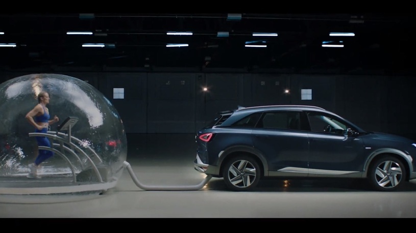 Олимпийская чемпионка пробежала дистанцию, дыша выхлопом Hyundai (видео)