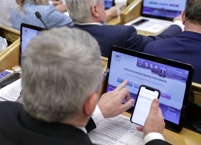 Госдума приняла законопроект о повышении МРОТ в первом чтении