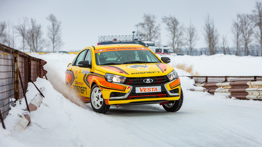 Тест-драйв самой "злой" Lada Vesta за 1,5 млн рублей (с видео)