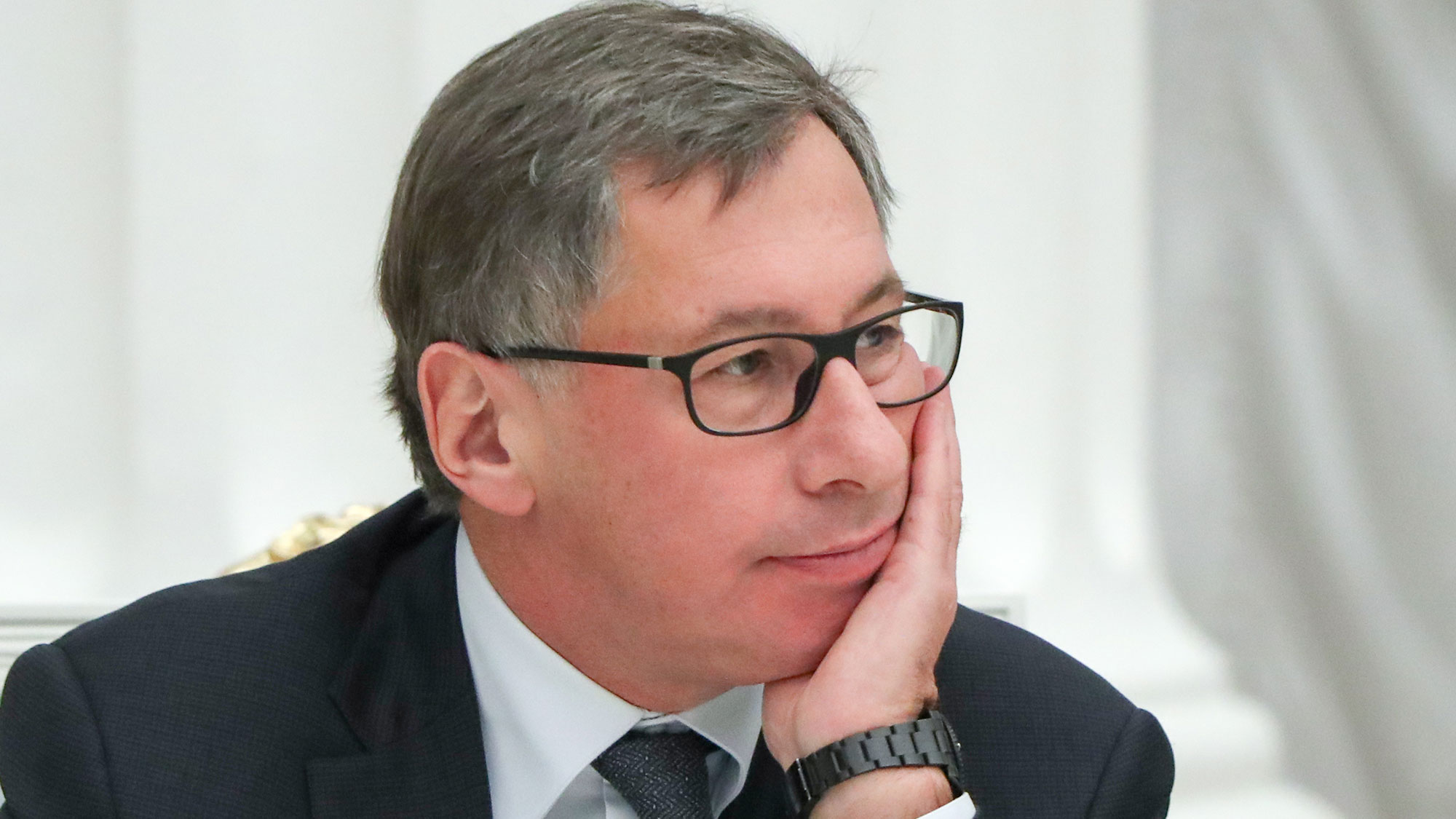 Изба вместо замка: Петр Авен живет в доме Алексея Толстого