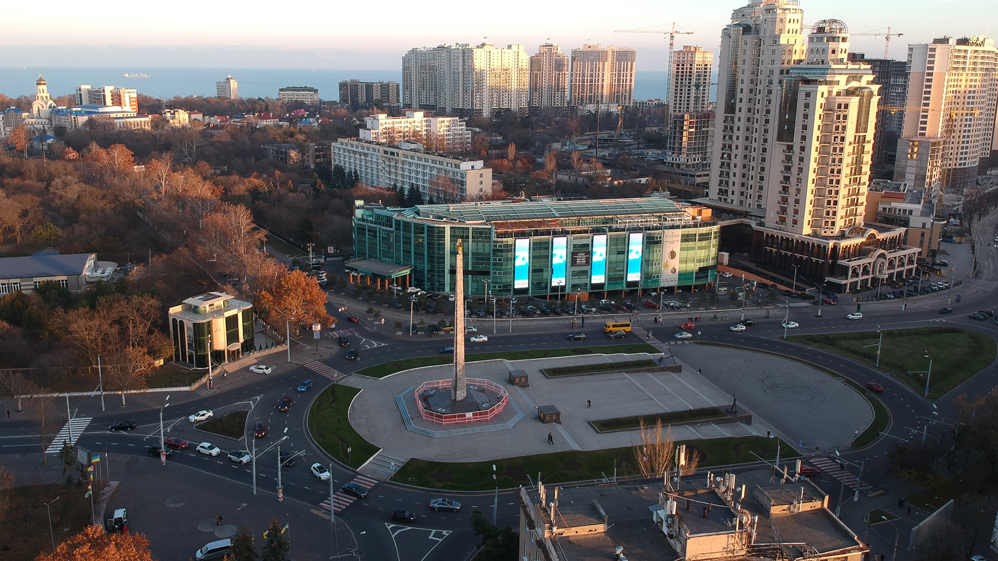 В Одессе осквернили "Крылья Победы"