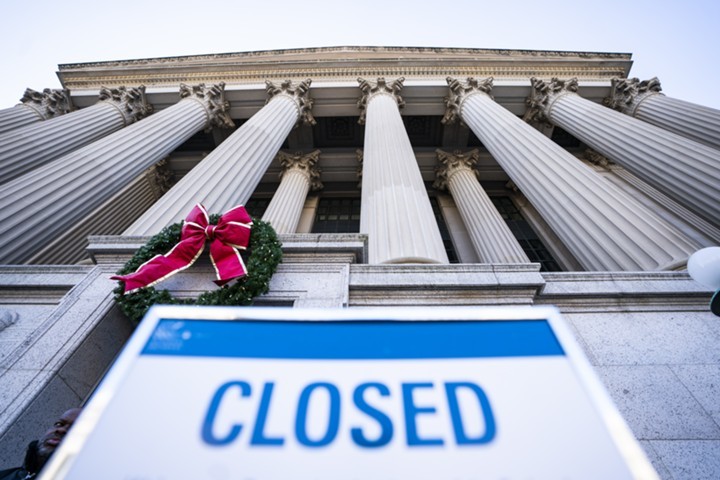 Shutdown тормозит снятие санкций