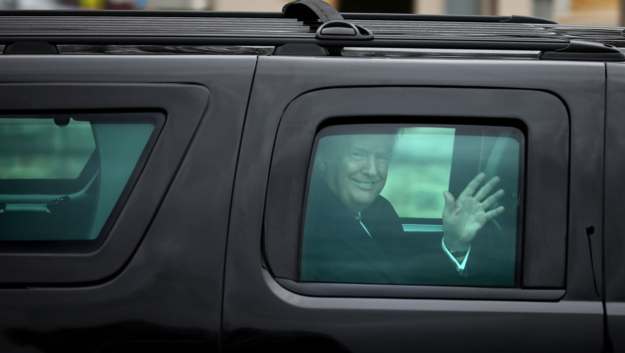 Чеченские депутаты призвали спасти мир от Трампа