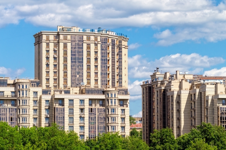 Половина элитного жилья в Москве не продается открыто
