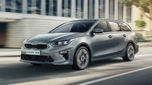Kia назвала российские комплектации универсала Ceed SW